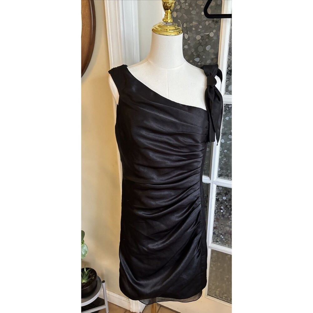 White by Vera Wang Cocktail Dress LBD Sz 10 Ruched Flattering
